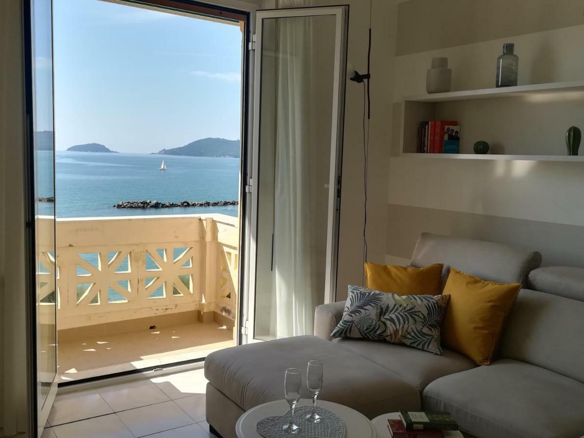 Il Faro Dei Poeti Lejlighed Lerici Eksteriør billede