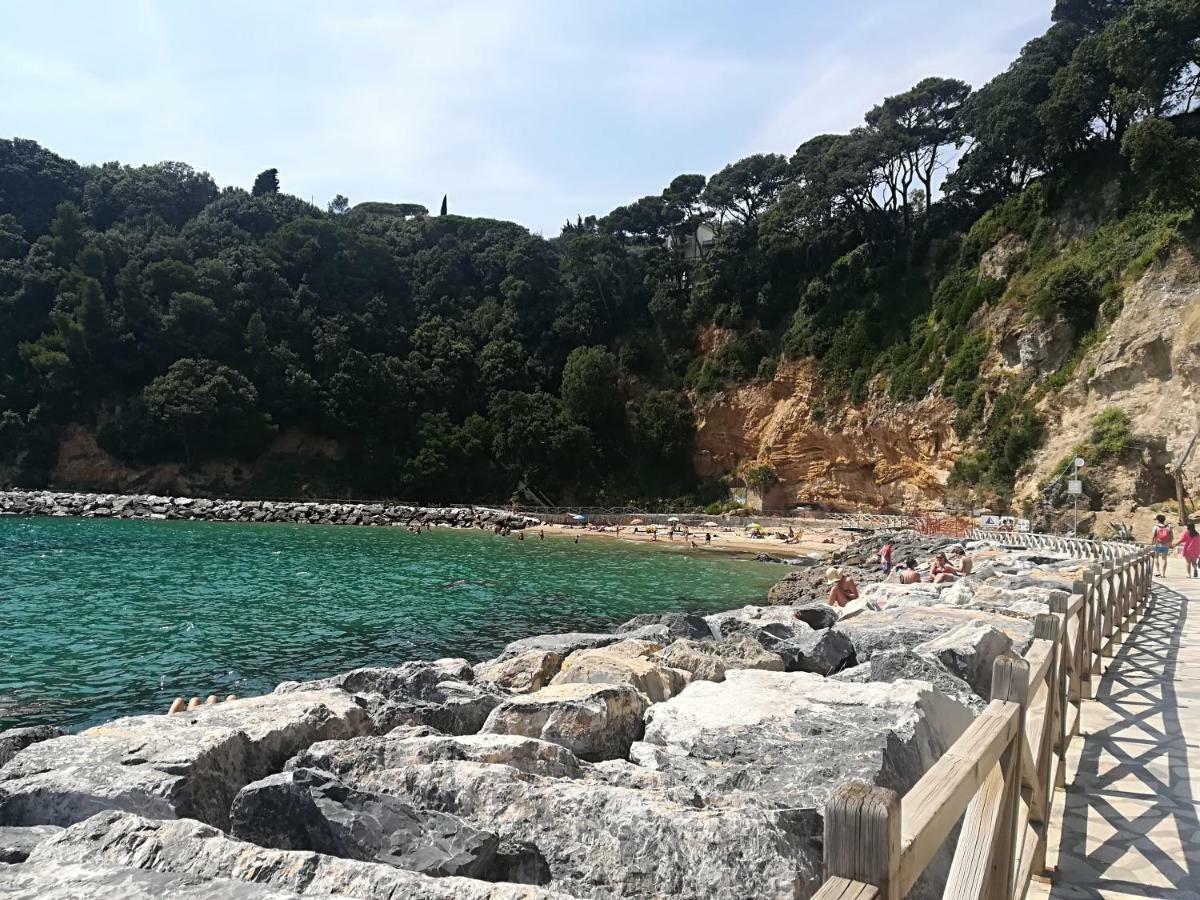 Il Faro Dei Poeti Lejlighed Lerici Eksteriør billede