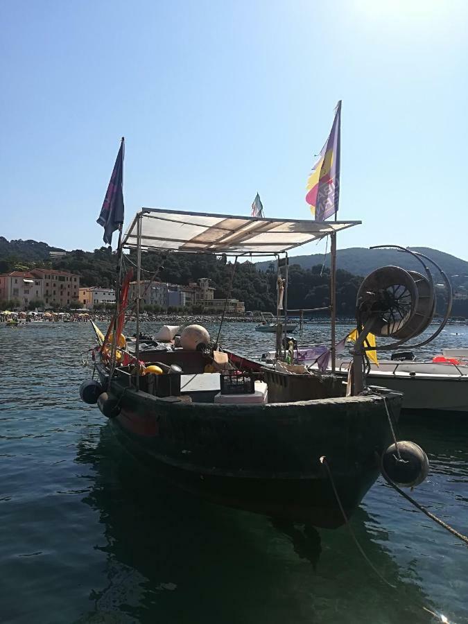 Il Faro Dei Poeti Lejlighed Lerici Eksteriør billede